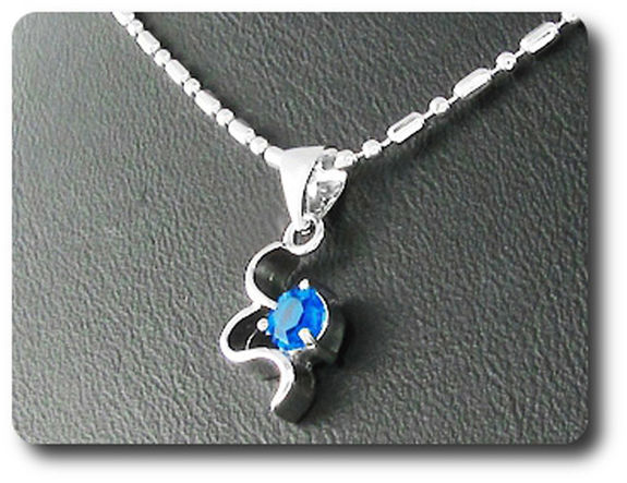5 mm Blue Sapphire Pendant