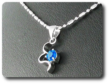 5 mm Blue Sapphire Pendant