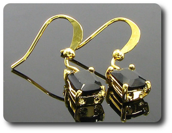 BOUCLES D'OREILLE SAPHIR NOIR