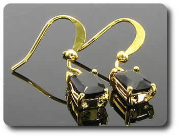 BOUCLES D'OREILLE SAPHIR NOIR