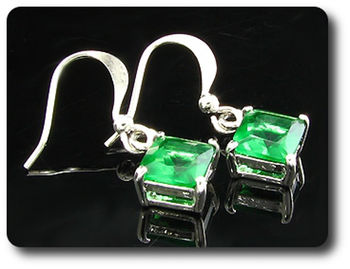 BOUCLES D'OREILLE EMERAUDE