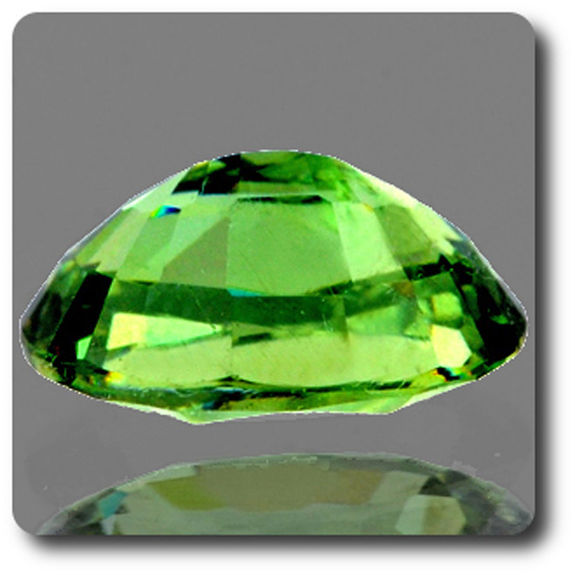 0.57 cts GRENAT DEMANTOIDE . IF