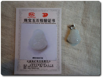 3,8 g JADEITE A JADE PENDANT " buddha "