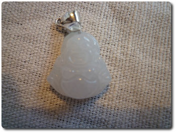 3,8 g JADEITE A JADE PENDANT " buddha "