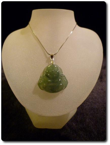 5,6 g JADEITE A JADE PENDANT " buddha "