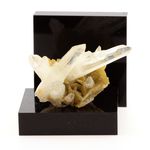 Siderite, Quartz. 78.85 ct.