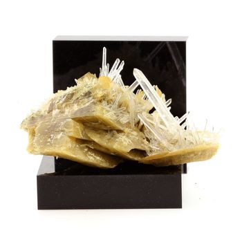 Siderite, Quartz, Pyrite. 200.2 ct.
