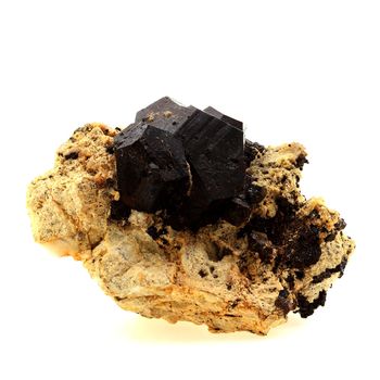 Goethite après Pyrite. 627.9 ct.