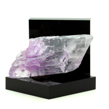 Kunzite. 251.7 ct.