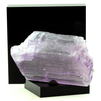Kunzite. 676.0 ct.