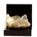 Quartz. 141.0 ct.
