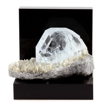 Goshenite Béryl + Muscovite. 207.7 ct.