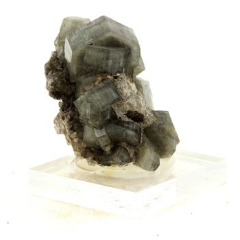 Apatite + Quartz. 146.9 ct.