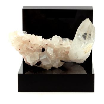 Uvite, Magnesite, Quartz.