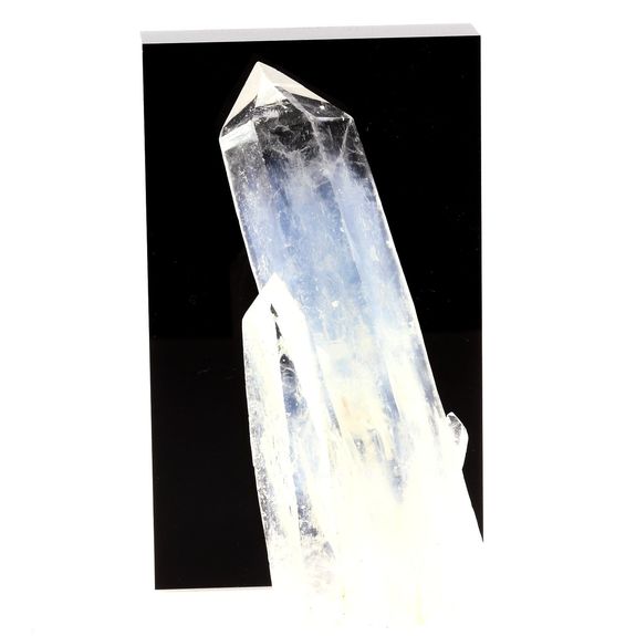 Quartz. 683.9 ct.