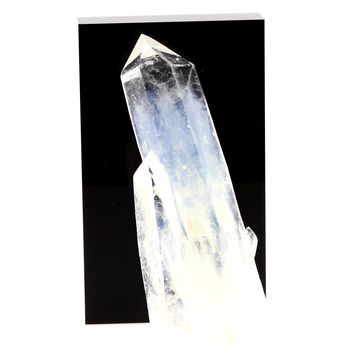 Quartz. 683.9 ct.
