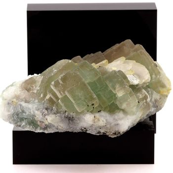 Fluorite + Baryte. 2680.0 ct.