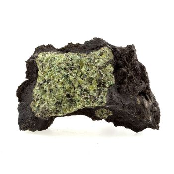 Péridotite. 708.3 ct.
