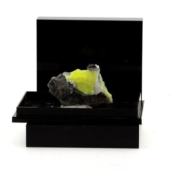 Soufre + Gypse. 48.1 ct.
