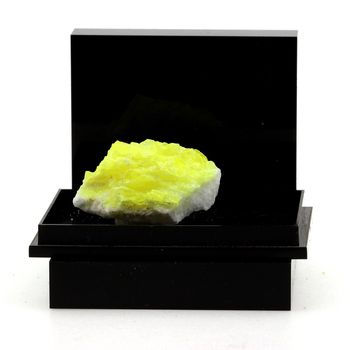 Soufre + Gypse. 57.1 ct.