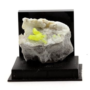 Soufre + Gypse. 395.4 ct.