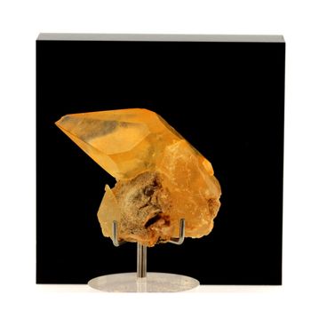 Calcite. 201.0 ct.