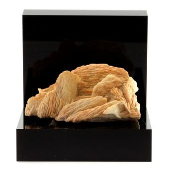 Baryte. 617.3 ct.