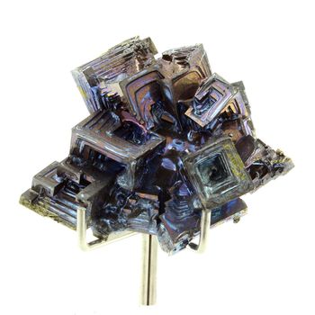 Bismuth (artificiel). 202.7 ct.