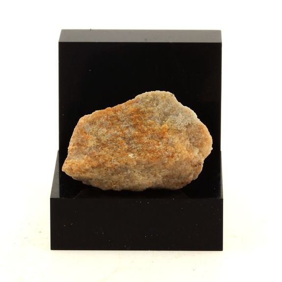 Akermanite Åkermanite. 17.7 ct. Oka, Québec, Canada