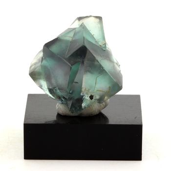 Fluorite. 87.1 ct.