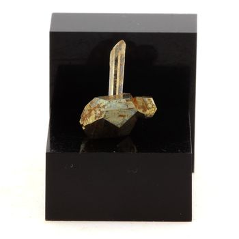 Quartz + Pyrite. 4.0 ct. France.