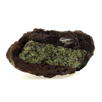 Péridotite. 851.9 ct.