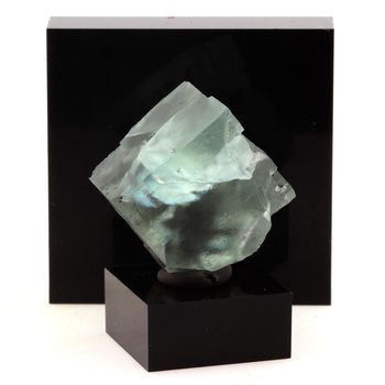 Fluorite verte. 80.5 ct.