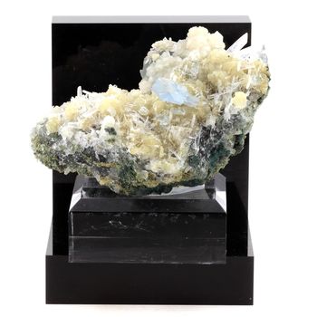 Baryte, Calcite, Calcédoine. 2070.0 ct.
