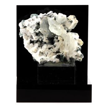Mordenite + Baryte. 545.5 ct.