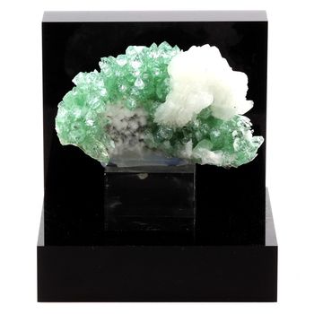 Apophyllite + Stilbite.