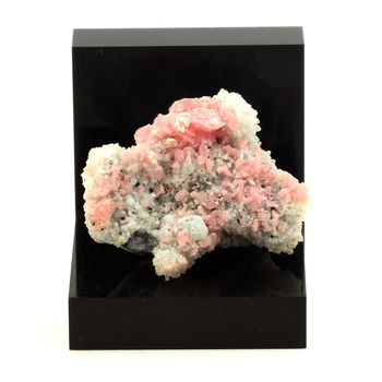 Rhodochrosite + Quartz. 91.1 ct.