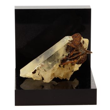 Siderite + Quartz. 100.6 ct.