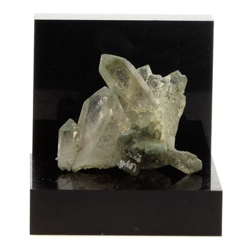 Quartz, Chlorite. 49.5 ct.
