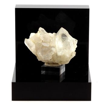Quartz. 298.0 ct.