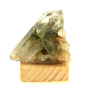 Quartz, Chlorite. 77.3 ct.