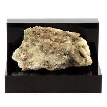 Sphene (Titanite). 813.2 ct.