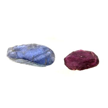 Saphirs. 1.66 ct (bleu) - 0.58 ct (violet).