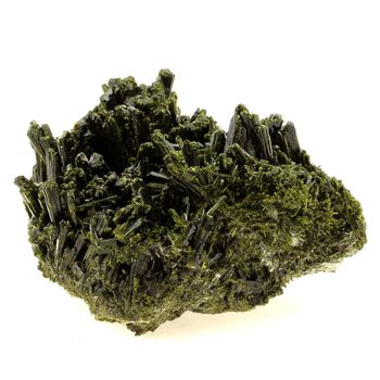 Epidote. 2440.0 ct.