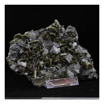 Diopside + Magnetite. 6660.0 ct.