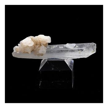 Calcite + Quartz. 125.0 ct.