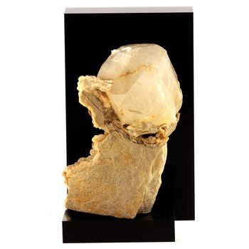 Calcite. 918.0 ct.