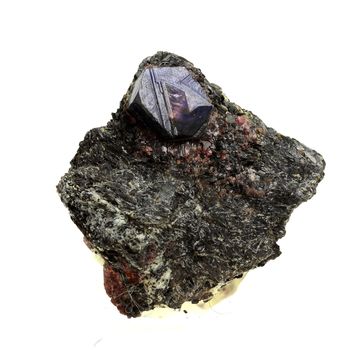 Corindon Rubis-Saphir polychrome. 1140.0 ct.