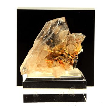 Quartz + Rutile. 1132.0 ct.