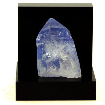 Quartz + Dumortierite. 79.5 ct.